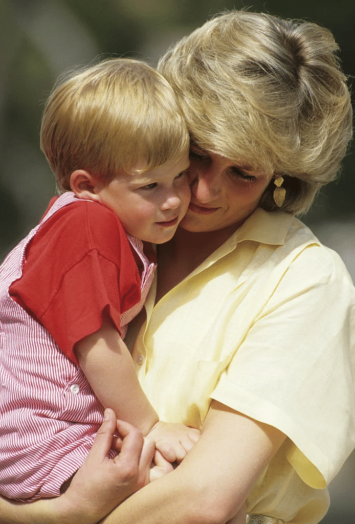 psicologiasdobrasil.com.br - Lady Di deu tapa em Harry após filho praticar racismo e o fez pedir desculpas por escrito