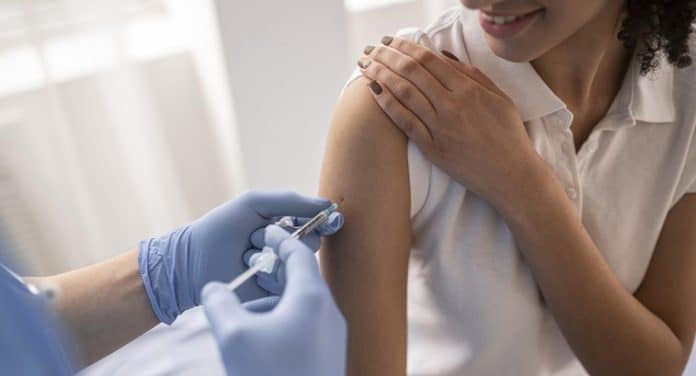 Vacinas contra câncer poderão estar disponíveis em 2030, afirma empresa farmacêutica