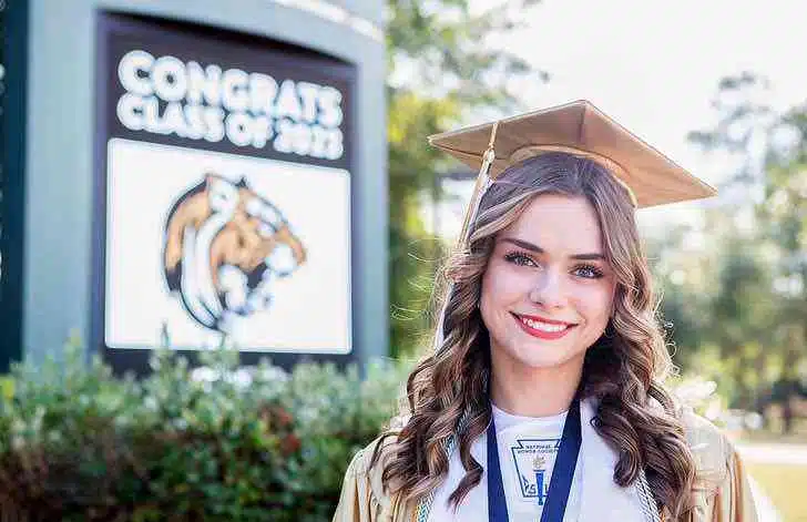 psicologiasdobrasil.com.br - Jovem que nasceu na pris&atilde;o consegue bolsa de estudos em Harvard: "Ela &eacute; uma garota brilhante"