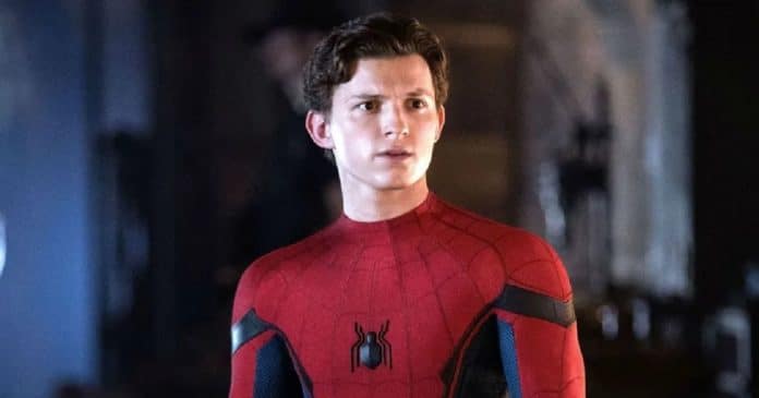Tom Holland desabafa sobre saúde mental e diz estar há mais de um ano sóbrio