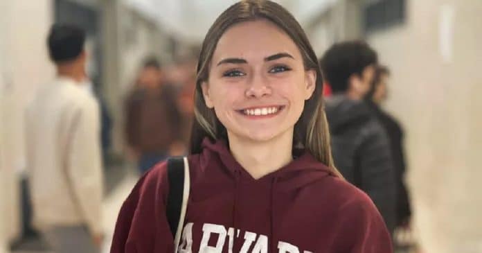 Jovem que nasceu na prisão consegue bolsa de estudos em Harvard: “Ela é uma garota brilhante”