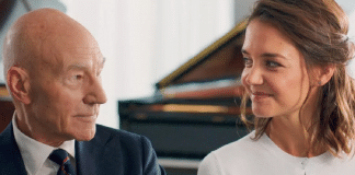 Katie Holmes e Patrick Stewart emocionam o público em filme sensível sobre o envelhecimento