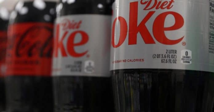 Adoçante da Coca-Cola e da Pepsi é cangerígeno, aponta pesquisa