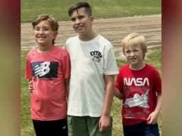 Meninos mergulham na piscina para resgatar criança de 7 anos que estava se afogando