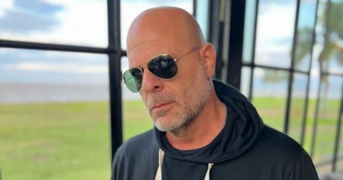 Esposa de Bruce Willis atualiza estado de saúde do ator