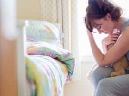 Cuidadores de crianças com TEA se sentem sobrecarregados mesmo com rede de apoio, indica estudo