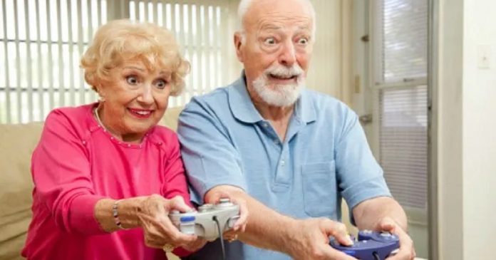 Psicólogo fala sobre benefícios dos videogames para a saúde mental dos idosos