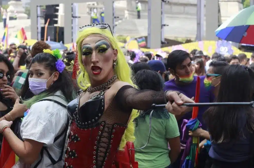psicologiasdobrasil.com.br - Drag queen se torna apresentadora de noticiário no México