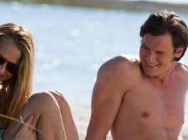 Filme romântico que acaba de estrear na Netflix adapta livro que vendeu 20 milhões de exemplares