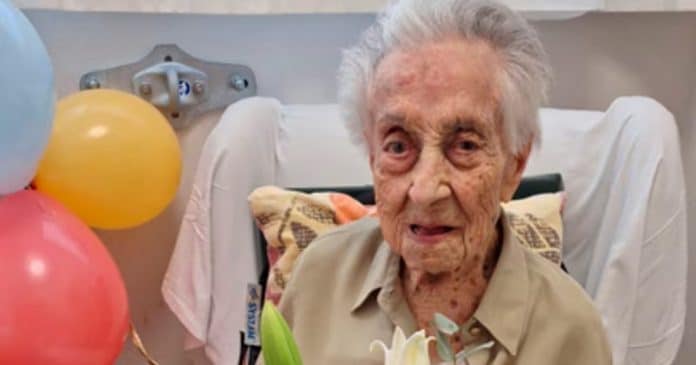 Mulher mais velha do mundo compartilha segredo da longevidade: “Afaste-se das pessoas tóxicas”