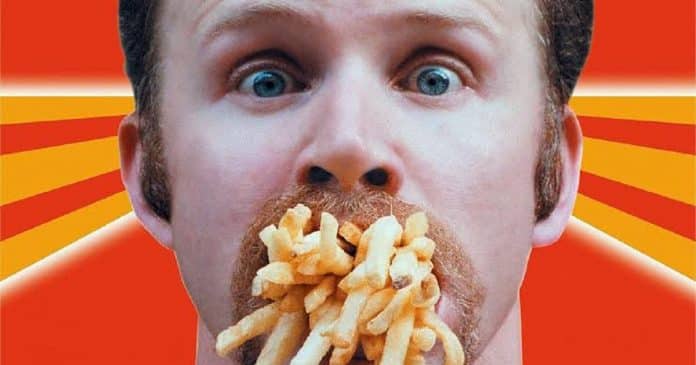 Homem que passou um mês comendo apenas McDonald’s morre aos 53 anos