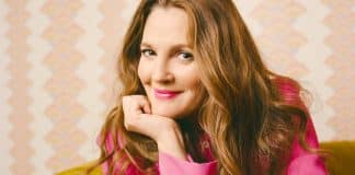 Drew Barrymore fala sobre sua luta contra o alcoolismo e diz que não bebe há 5 anos