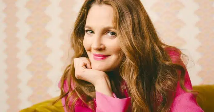 Drew Barrymore fala sobre sua luta contra o alcoolismo e diz que não bebe há 5 anos