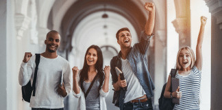 Vamos descobrir por que Imagetotext.io é tendência entre estudantes universitários