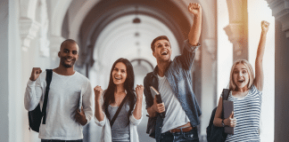 Vamos descobrir por que Imagetotext.io é tendência entre estudantes universitários