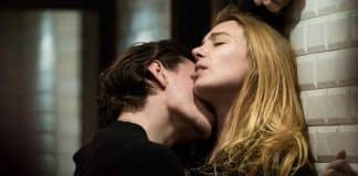 O filme da Netflix que você precisa ver hoje mesmo, mas não perto das crianças!