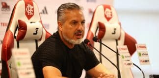 Diretor do Flamengo polemiza ao comparar psicologia no futebol a batatas fritas