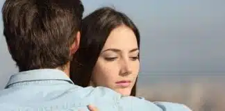 8 sinais claros de que a pessoa com quem você se relaciona não te ama mais como antes