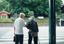 Dado chocante: A cada 8 dias um idoso é morto por alguém da família no Japão