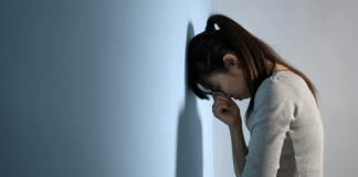 7 indícios de que você não está em paz consigo mesmo, segundo a psicologia