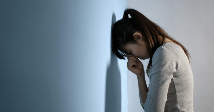 7 indícios de que você não está em paz consigo mesmo, segundo a psicologia