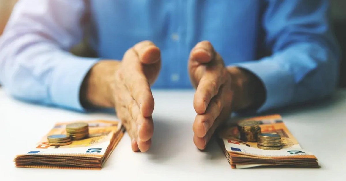 O que significa uma pessoa separar as notas de dinheiro por valor, de acordo com a psicologia?