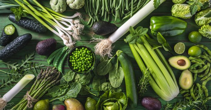 Você sabe qual é o vegetal que estimula o colágeno e ajuda a combater a dor no joelho?