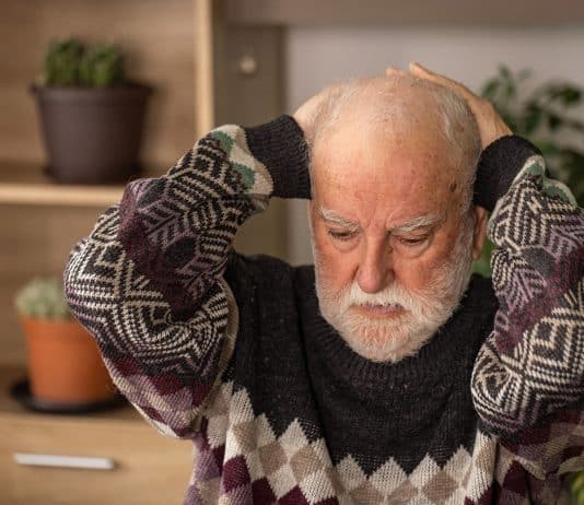 Você dorme desse jeito? Pode estar prejudicando seu cérebro e desenvolver Alzheimer, diz médico de Harvard