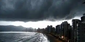 Ciclone extratropical gera alerta de tempestade severa e vendaval em 8 estados NESTE FIM DE SEMANA Ciclone extratropical gera alerta de tempestade severa e vendaval em 8 estados NESTE FIM DE SEMANA