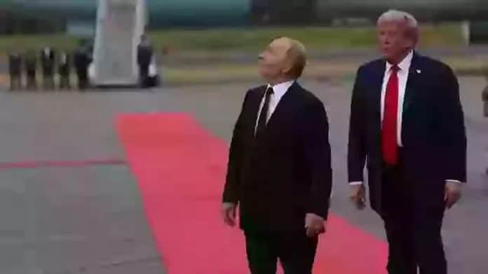 Especialista revela o motivo arrepiante por trás do gesto de mão de Putin contra Trump durante voo de bombardeiros nucleares