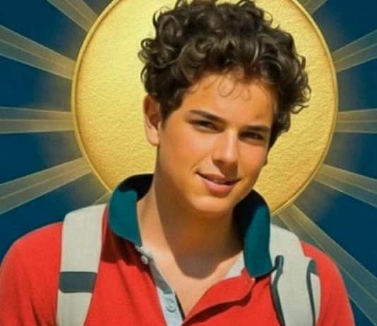 Ele tinha só 15 anos e usava a internet pra falar de Deus — agora é o 1º Santo Geração Millennial da história