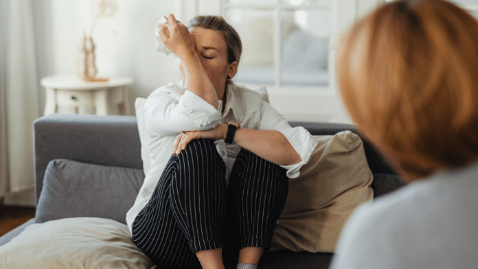 A Fadiga de Ser Forte: o novo burnout emocional dos adultos que nunca podem cair