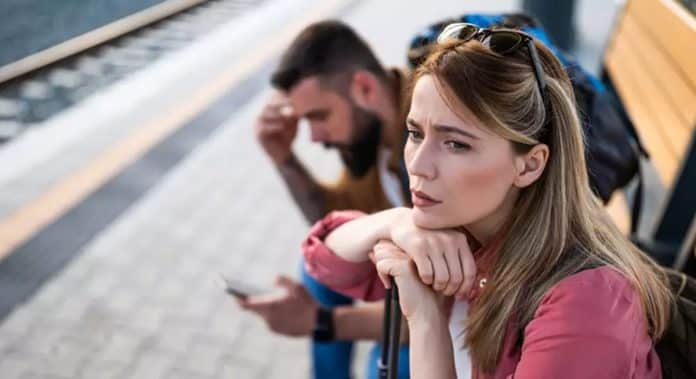 Casa de ‘idosos’ para jovens esgota quartos e vira símbolo de uma geração Z cansada