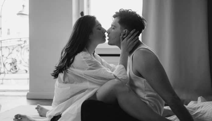 A ciência descobriu quando o desejo masculino fica mais intenso A ciência descobriu quando o desejo masculino fica mais intenso (e não é na juventude)