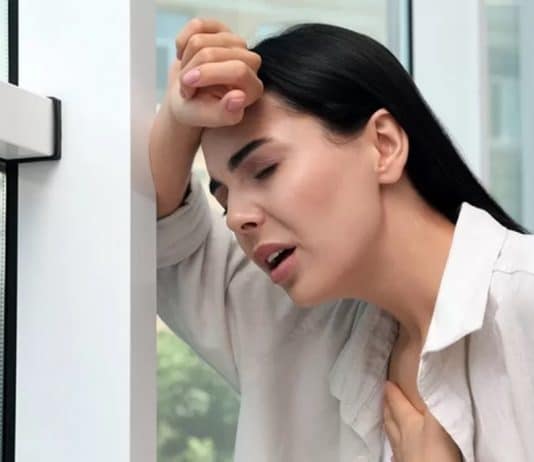 Comer algo MUITO azedo pode interromper uma crise de pânico em segundos — o que isso provoca no cérebro Comer algo MUITO azedo crise de pânico