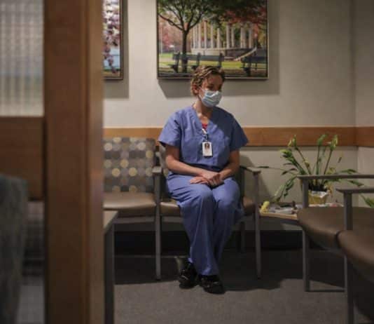 O que acontece com o corpo nas últimas 24 horas? Estes 3 sintomas costumam surgir Os três sintomas que aparecem nas últimas 24 horas antes da morte