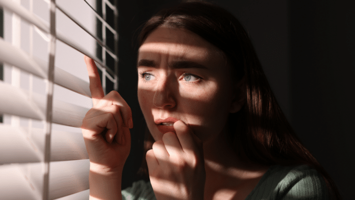 Psicóloga Josie Conti revela 7 sinais silenciosos de fobia social Psicóloga Josie Conti revela 7 sinais silenciosos de fobia social