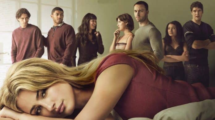 A série de romance intenso e tóxico que acompanha casal A série que mostra como um romance apaixonado se transforma em 8 anos de manipulação e mentiras