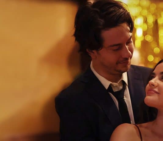 Filme romântico com estrela de Pretty Little Liars na Netflix corações