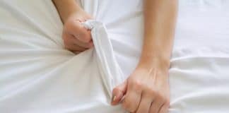 O confuso fenômeno pós-orgasmo que é mais comum do que você imagina