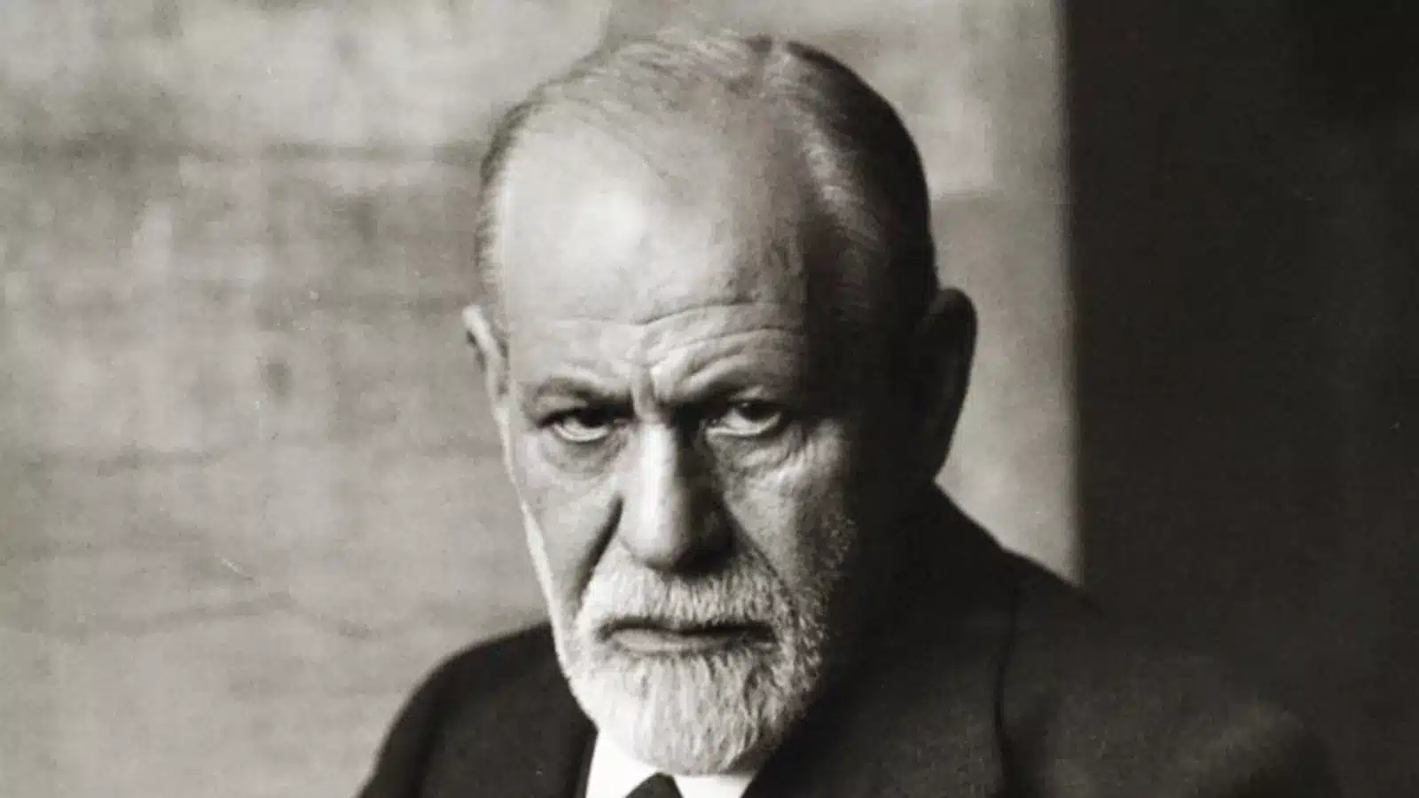 Você pode estar perdoando isso sem perceber: 5 atitudes de filhos adultos que Freud criticava psicologiasdobrasil.com.br - Você pode estar perdoando isso sem perceber: 5 atitudes de filhos adultos que Freud criticava