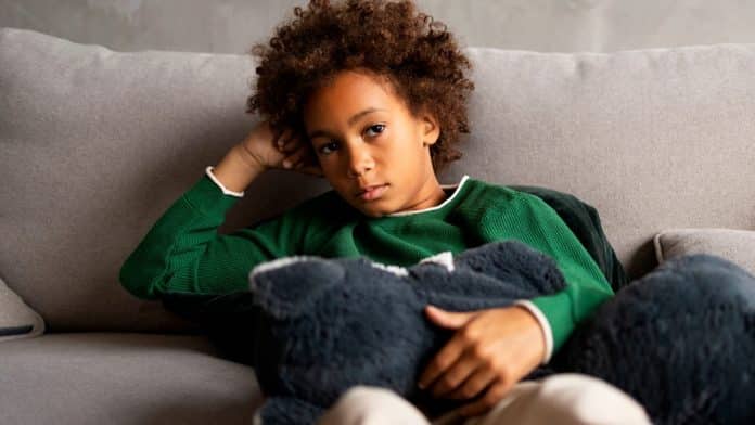 9 sequelas de que você sofreu abandono emocional, mesmo tendo um lar aparentemente estável