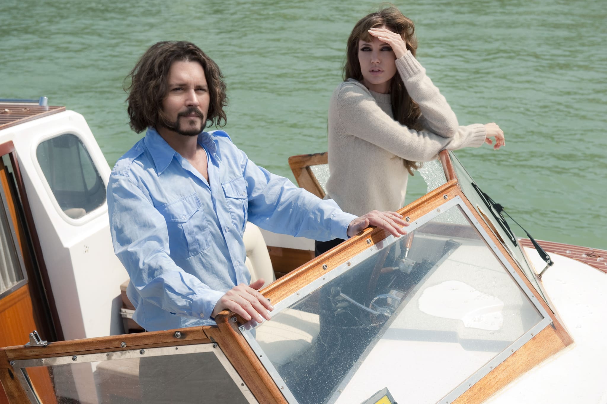 psicologiasdobrasil.com.br - Sucesso de bilheteria, o filme que fez Johnny Depp e Angeline Jolie se odiarem finalmente chegou ao streaming