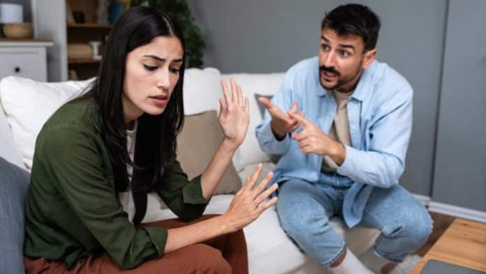 frases de alguém ao seu redor você está sendo manipulado psicologia Se alguém fala essas 5 frases perto de você, pode estar te manipulando — e você nem percebeu ainda