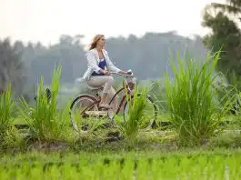 romance na Netflix ensina que mais importante do que amar alguém é amar a si próprio