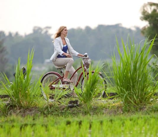 Filmaço na Netflix com Julia Roberts mostra que o amor-próprio precisa vir antes de qualquer relacionamento romance na Netflix ensina que mais importante do que amar alguém é amar a si próprio