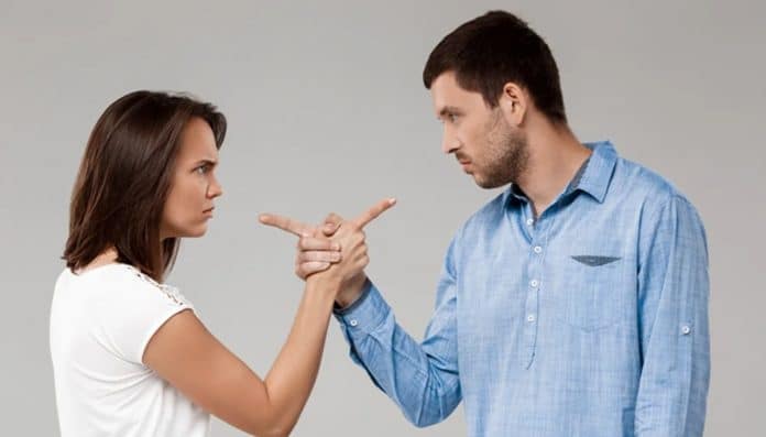 As 5 frases que os namorados mais tóxicos costumam usar com suas parceiras em uma discussão Se ele usa qualquer uma dessas 5 frases na discussão, o problema pode ser mais sério do que você pensa