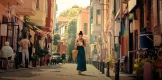 Mulher casada encontra manuscrito misterioso e mergulha em romance perigoso sem volta na Netflix Mulher casada encontra manuscrito misterioso e mergulha em romance perigoso sem volta na Netflix