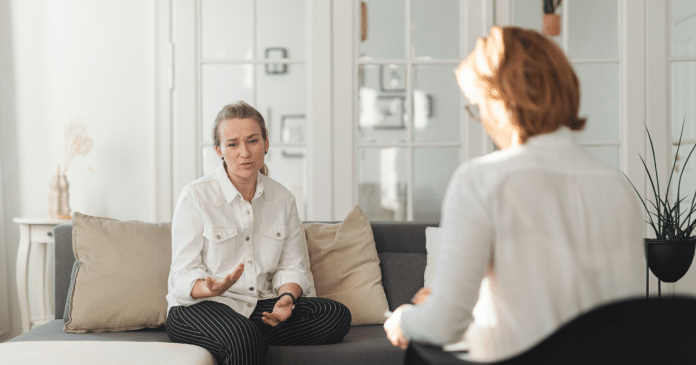 Brasileiros no exterior e saúde emocional (1) Josie Conti: psicóloga para brasileiros no Brasil e no exterior, com escuta clínica, EMDR e psicoterapia online